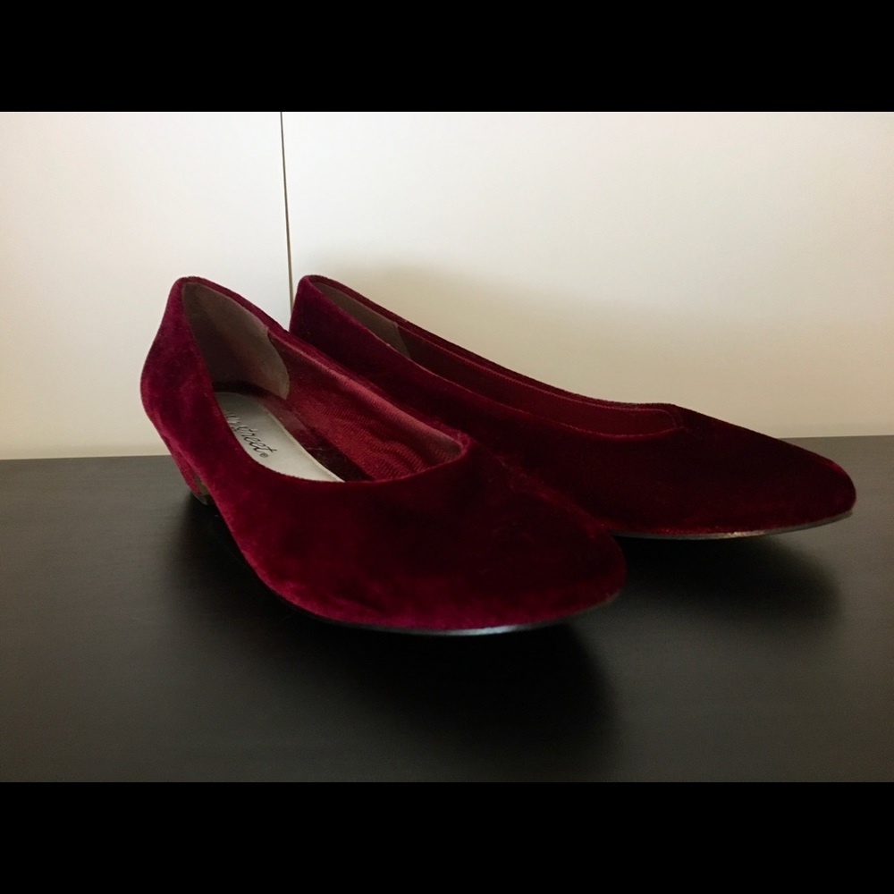 Velvet kitten heel flats